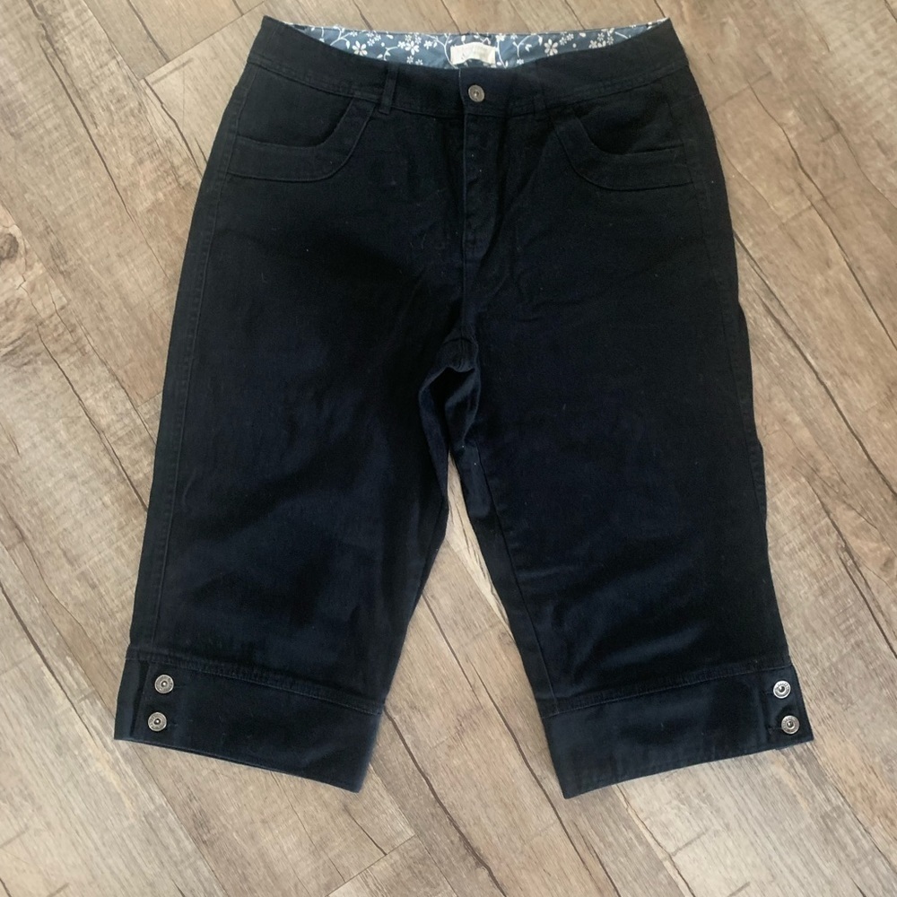 Christopher & Banks Black Stretch Capri Pants Button Hem Size 12